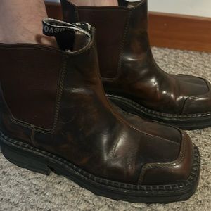 John Fluevog 240 Wagons. Size 7.5. Square toe.